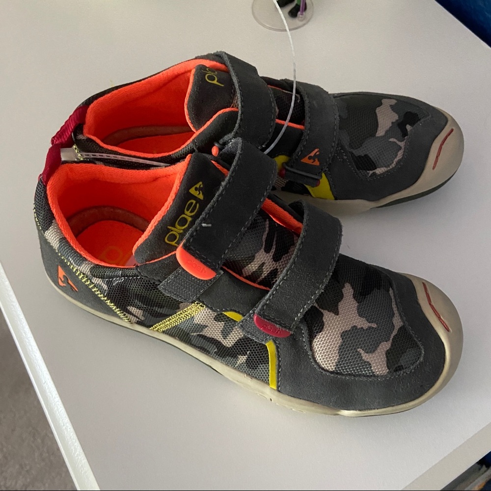 Never worn boy’s size 3 Ty Sneaker from PLAE